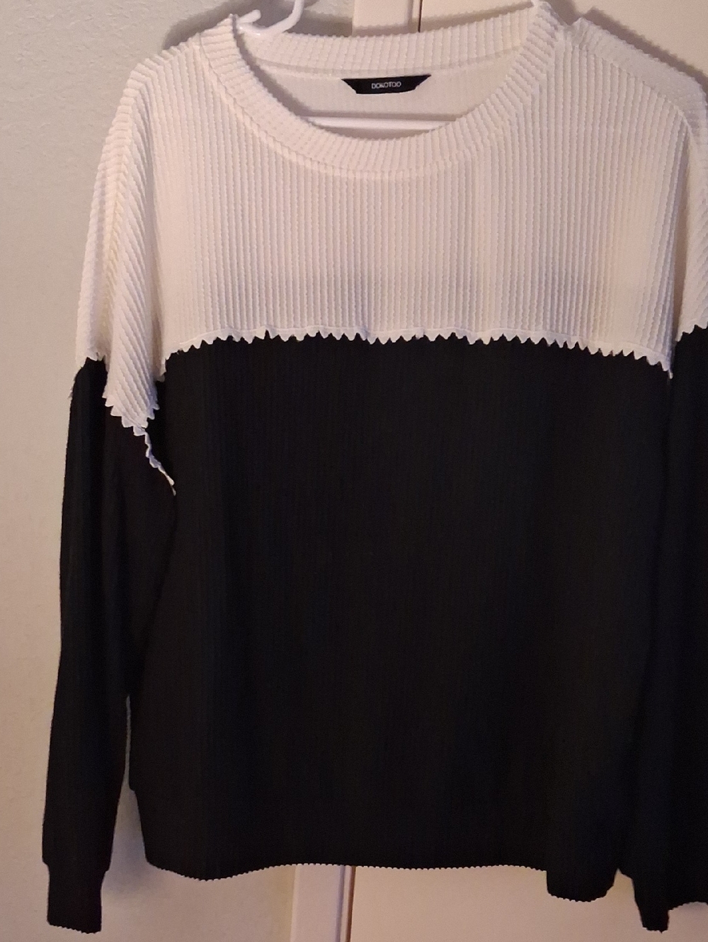 Colorblock Knit Tunic Top - White and Black